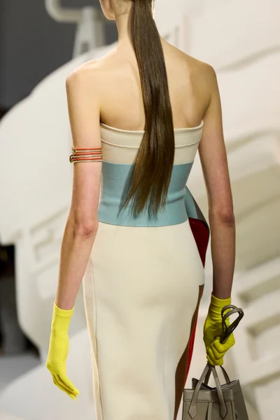 Look 27